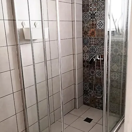 Cheerful In Nicósia