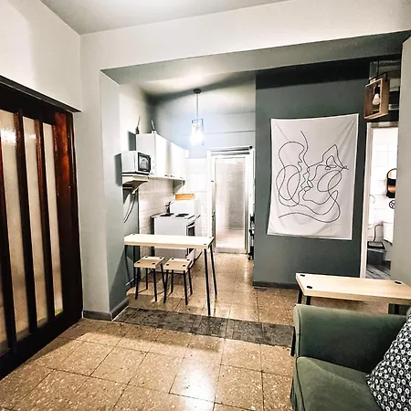 Cheerful In * Nicosie